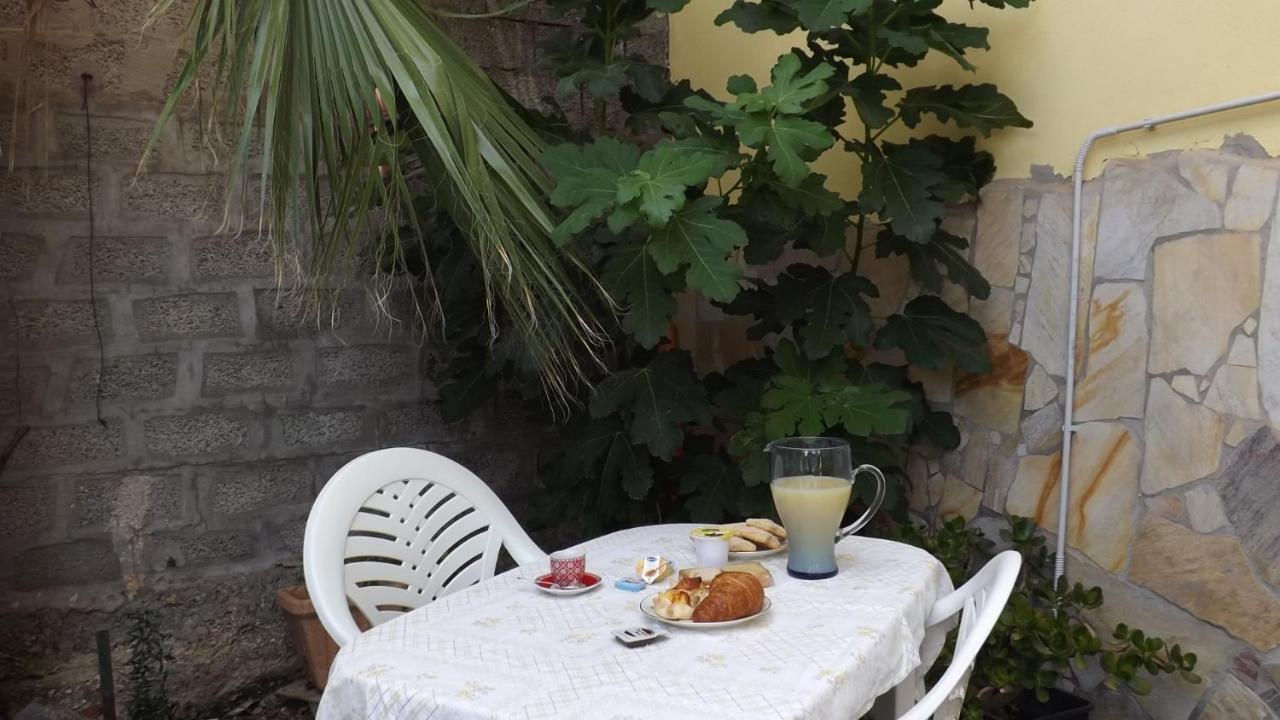 B & B Il Mirto 2 Sant'Antioco Luaran gambar