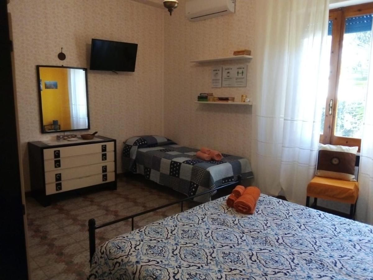 B & B Il Mirto 2 Sant'Antioco Luaran gambar